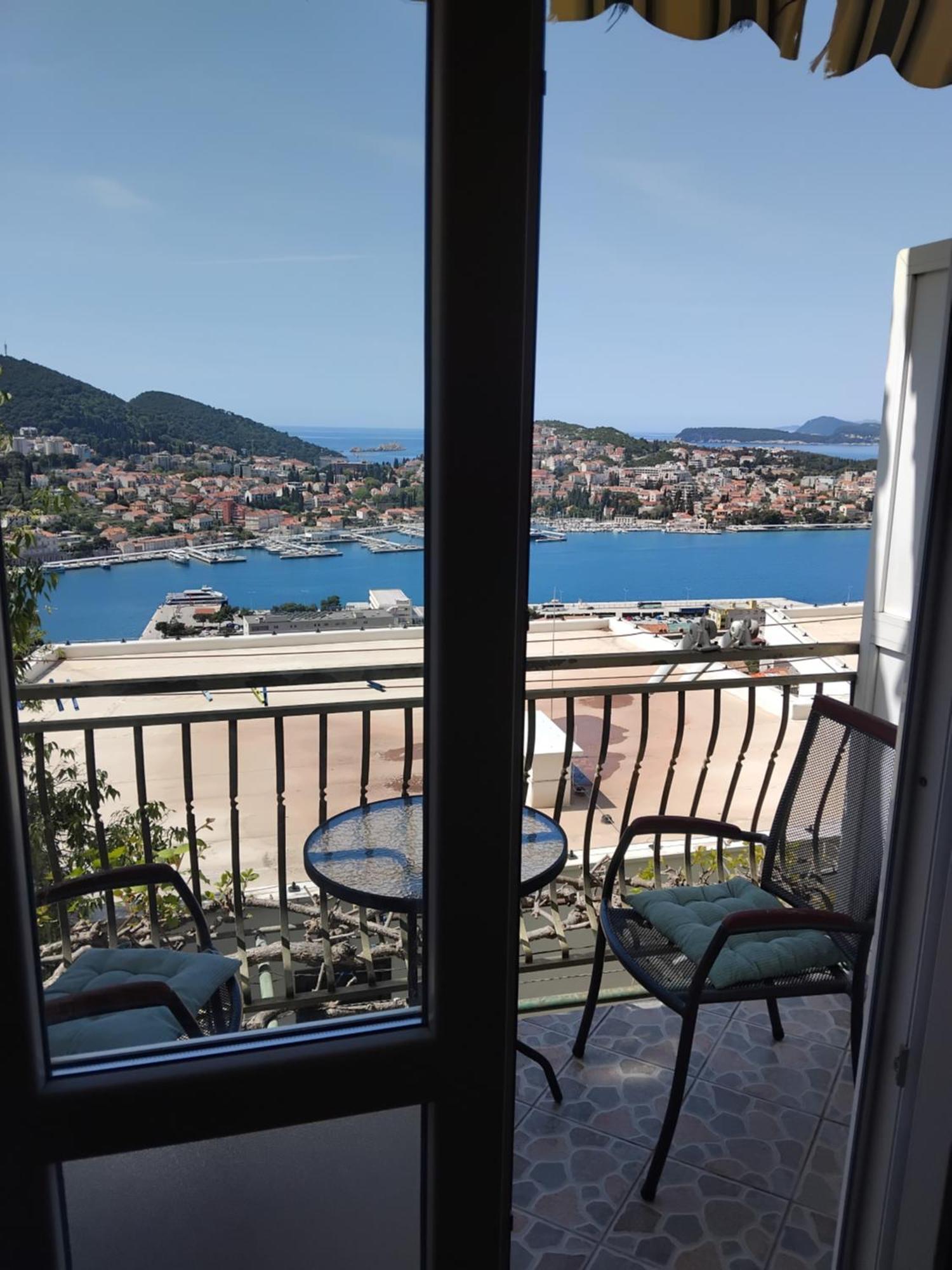 Rooms Anela With Large Common Tarrace And Beautiful Sea View 두브로브니크 외부 사진